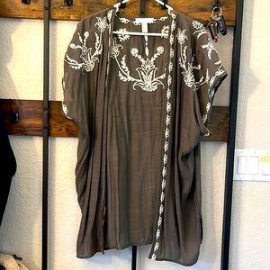 Beautifully detailed duster/kimono